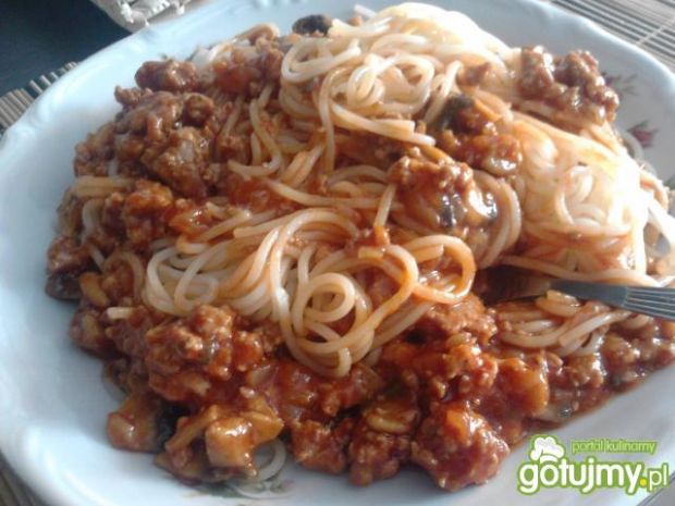 spaghetti z mięsem mielonym