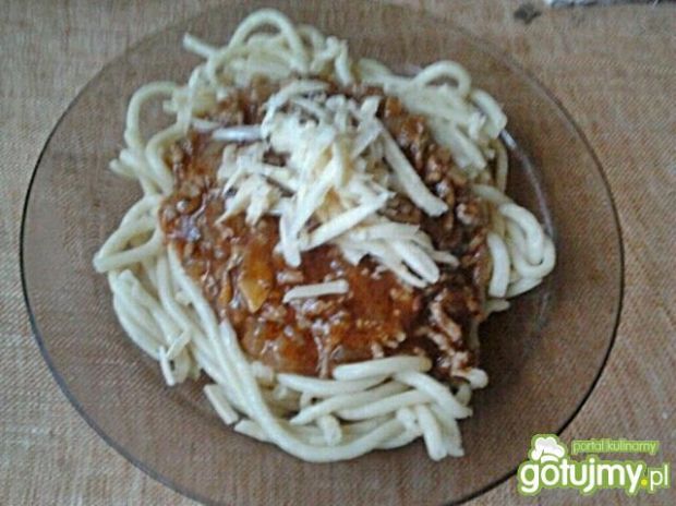 Spaghetti z pieczarkami i mięsem 