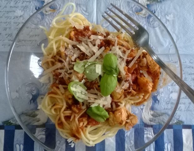 Spaghetti z piersi kurczaka 