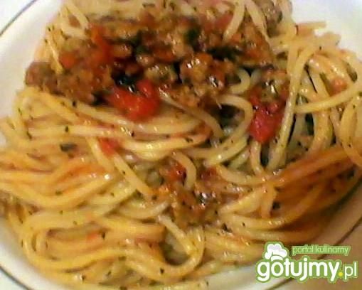 spaghetti z pomidorami wg justyny