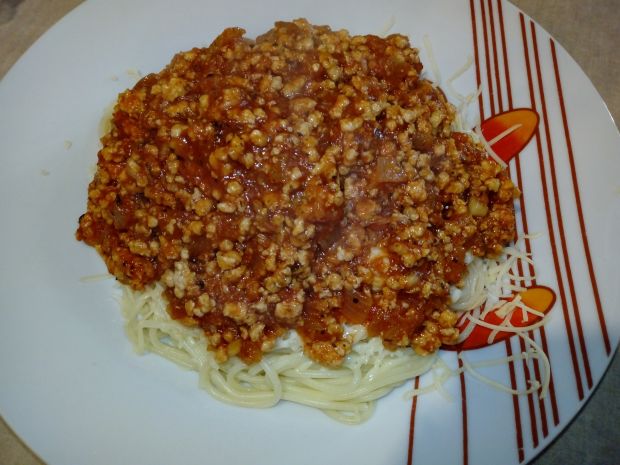 Spaghetti z selerem i ketchupem z cukinii