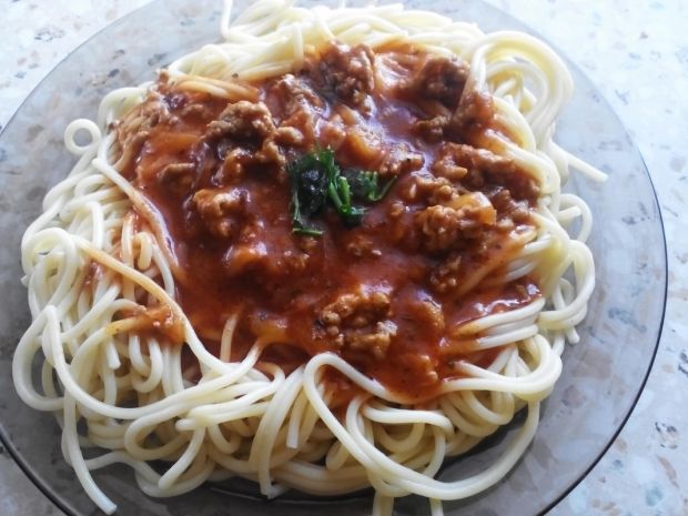 Spaghetti z sosem napoli