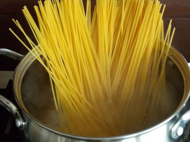 Spaghetti z sosem paprykowym