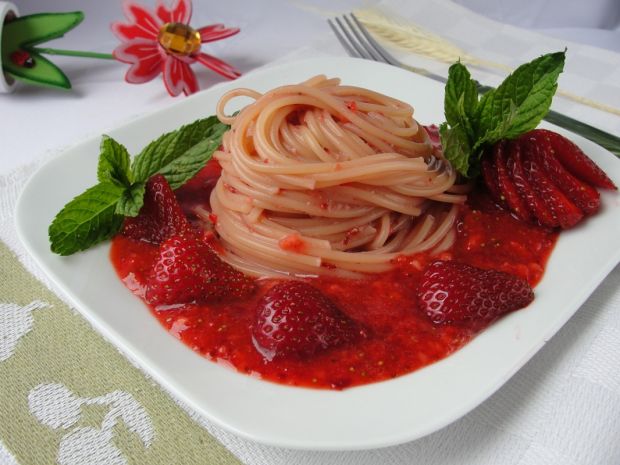 Spaghetti z truskawkami