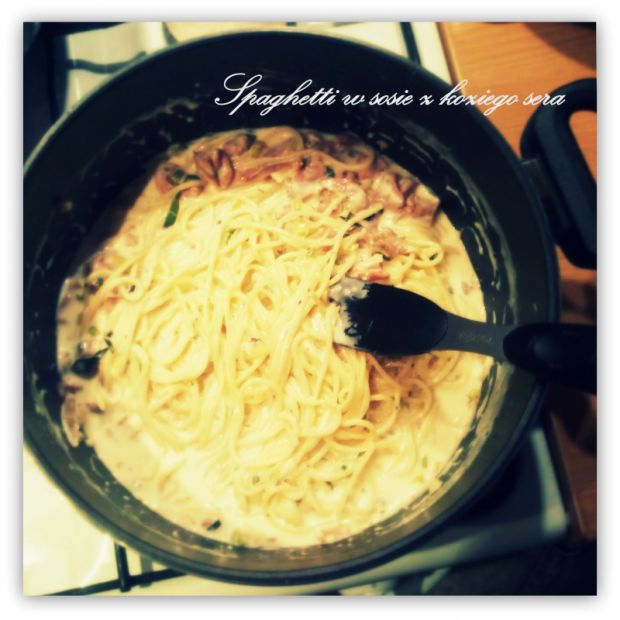 Spaghetti zap. na tarcie w  sosie z koziego sera