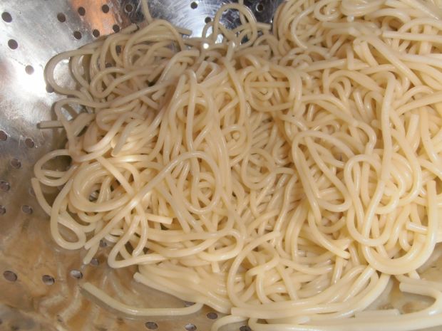 Spaghetti zapieczone w pomidorach
