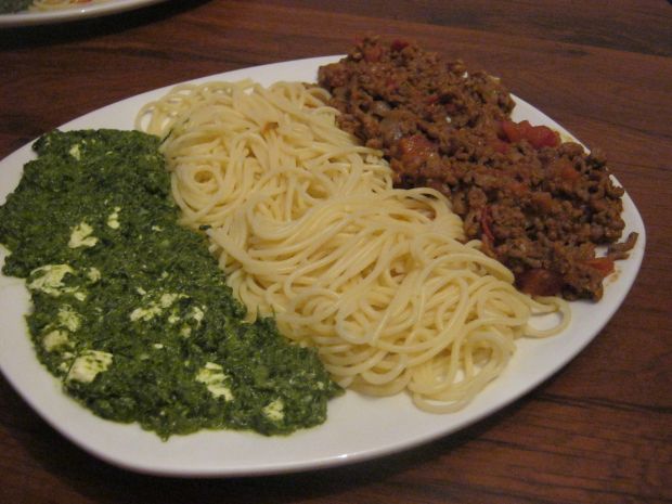 Spaghetti ze szpinakiem i wołowiną - Viva l’Italia