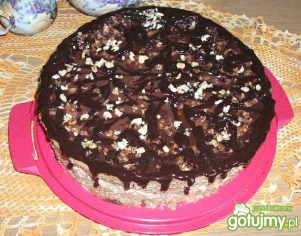 Strasznie orzechowy tort z kakaowa pajęc