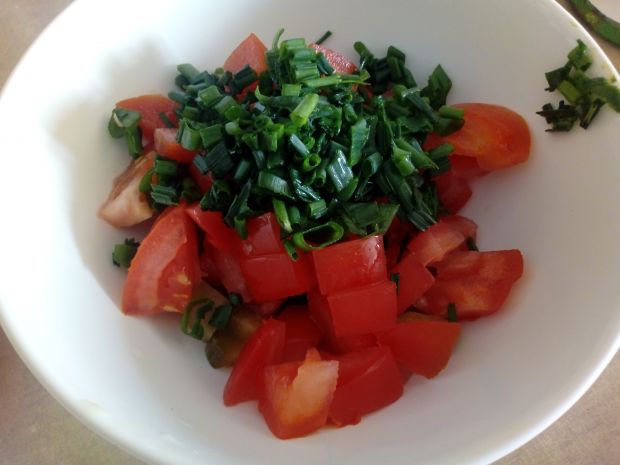 Surówka ogórkowo - pomidorowa