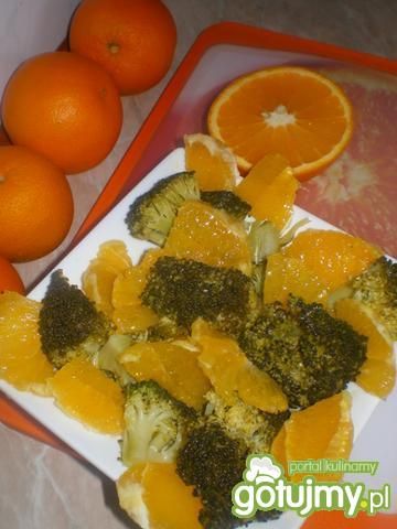 Surówka z brokuła i pomarańczy