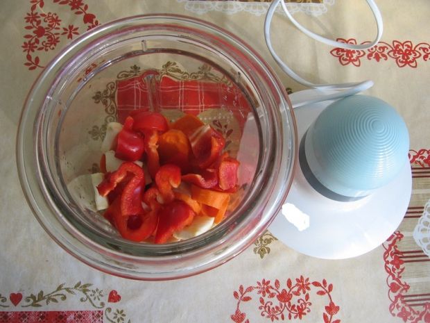 Surówka z marchewki, papryki i selera