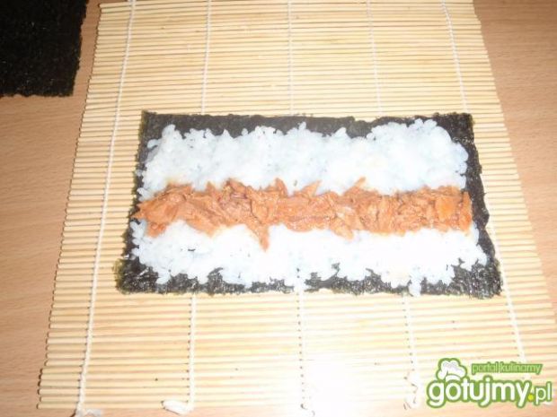 Sushi maki z tuńczykiem chilli
