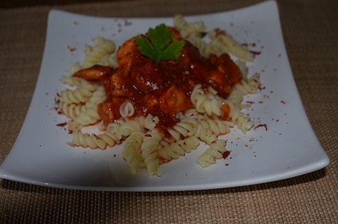 Świderki w sosie pomidorowym