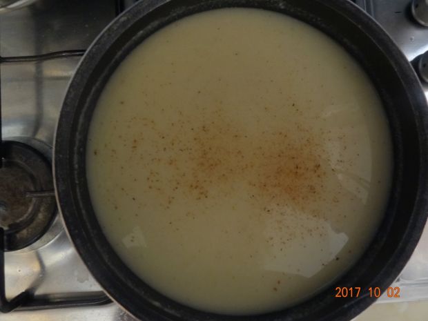Sycąca zupa z białych warzyw z kurczakiem