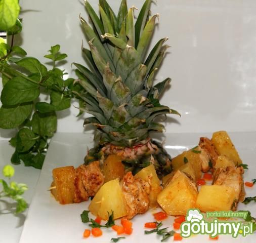 Szaszłyczki drobiowe z ananasem