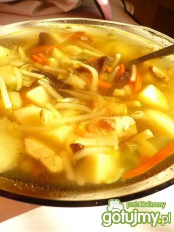 Szybka zupa z mieszanki chińskiej 