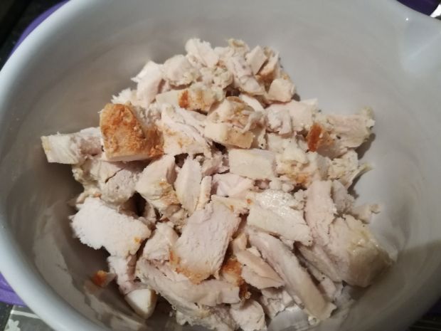 Szynka sałatka z pieczonego kurczaka i papryki