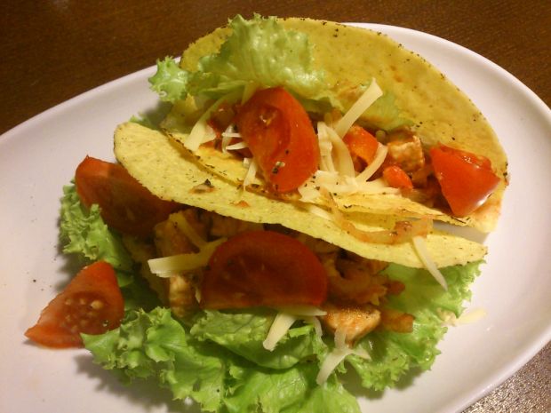Taco z indykiem i pomidorem