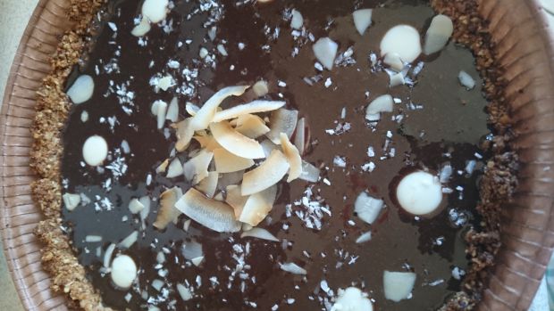 Tarta kokosowo-migdałowa z kremem czekoladowym