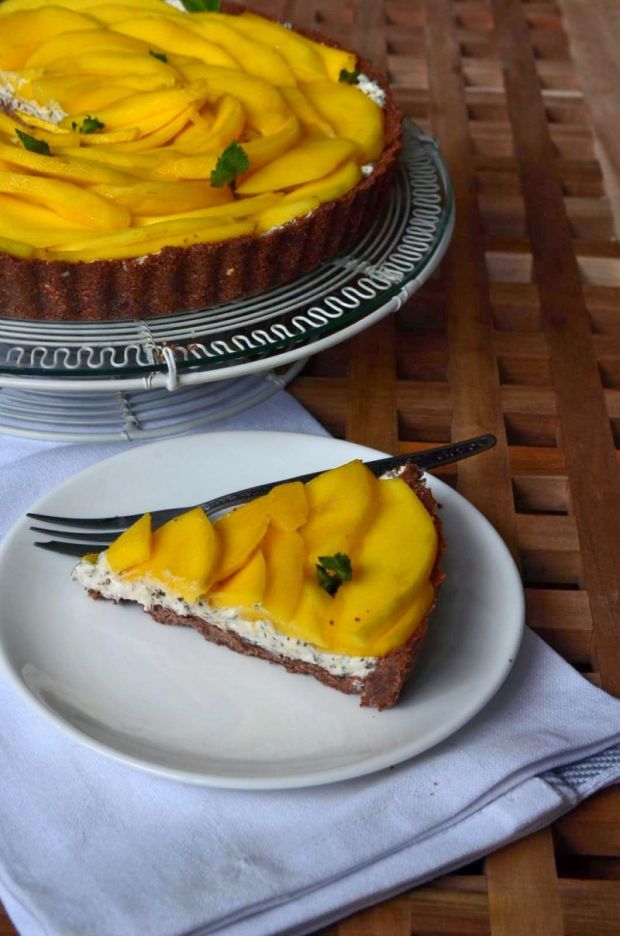 Tarta z kremem miętowo-limonkowym i mango