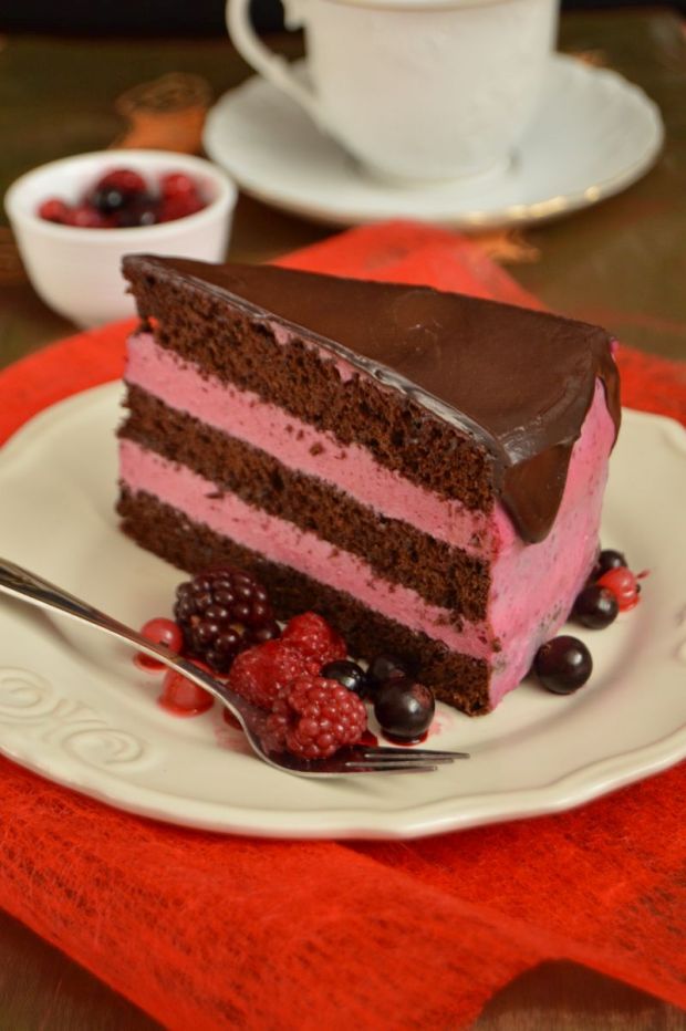 Tort czekoladowo - owocowy