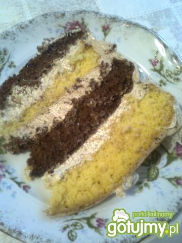 Tort kawowo-orzechowy