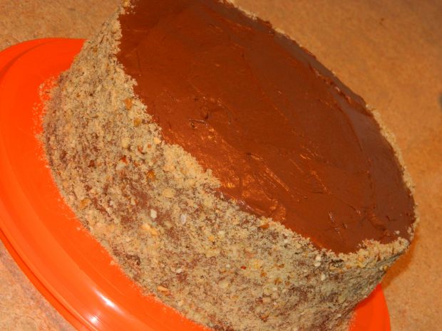 Tort z kremem kakaowym