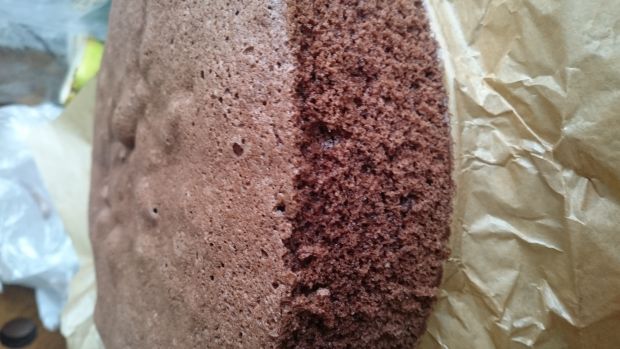 Tort z opłatkiem i truskawkową nutą