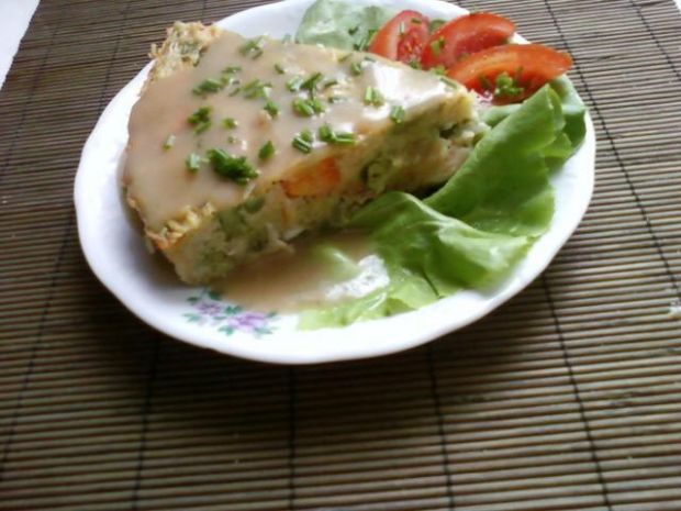 Tort ziemniaczany z mięsem i warzywami