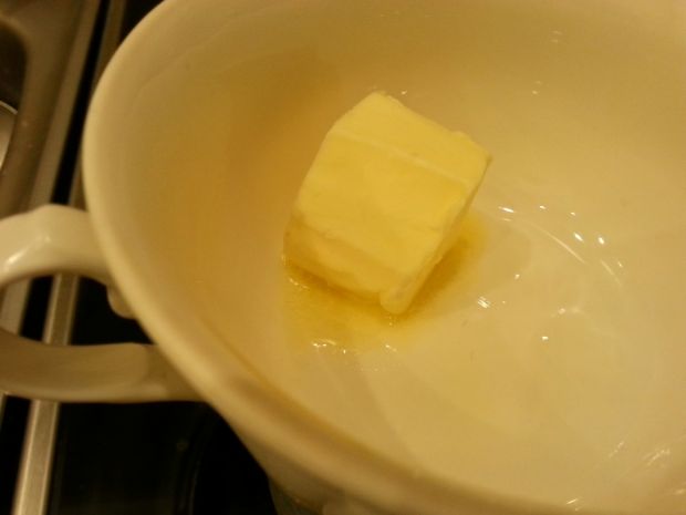 Tosty z masłem czosnkowym