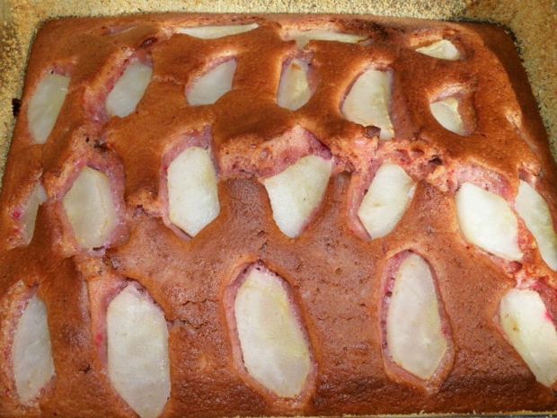 Truskawkowe ciasto ucierane z gruszkami.