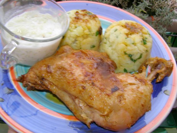 Udka kurczaka mocno wypieczone na obiad