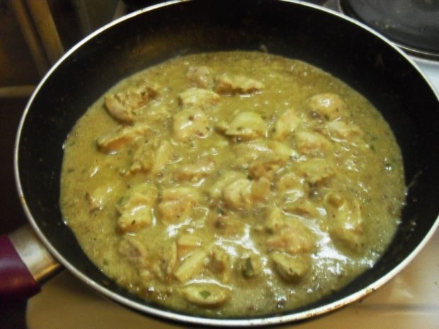 Udka kurczaka w sosie curry