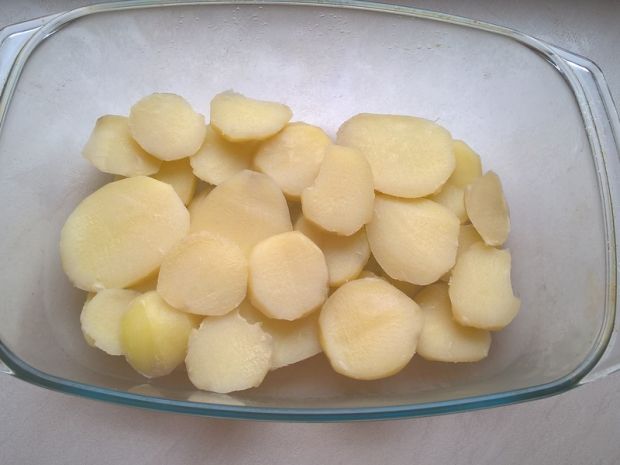 Udka w marynacie pieczone na ziemniakach