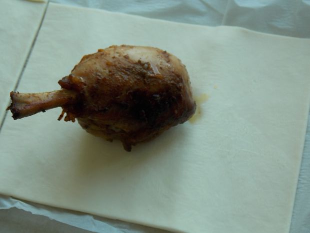 Udka z kurczaka w cieście francuskim 