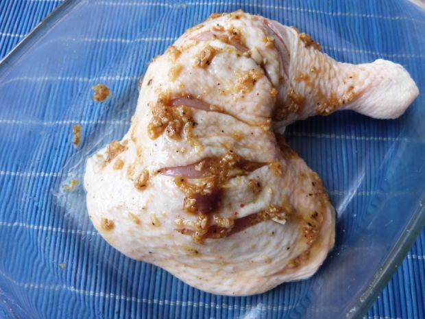 Udko z kurczaka w cebulowo-imbirowej marynacie