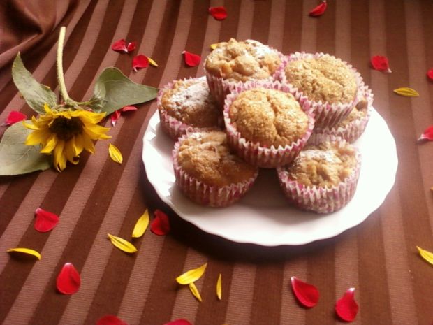 Waniliowe muffinki z brzoskwiniami