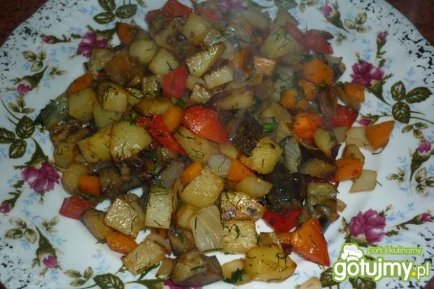 Warzywa na patelnię z bakłażanem