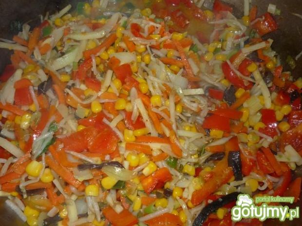 Warzywa na patelnię z ryżem