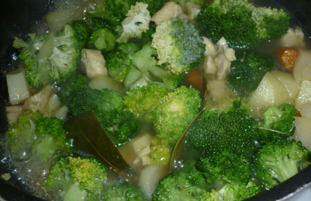 Warzywno-mięsny krem z brokułem