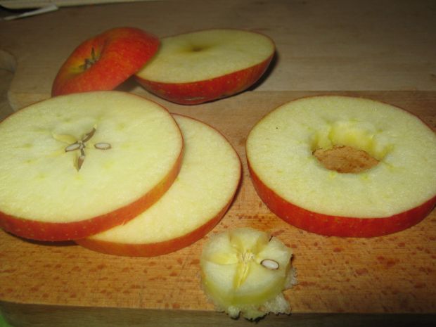 Wątróbka na karmelizowanym jabłku