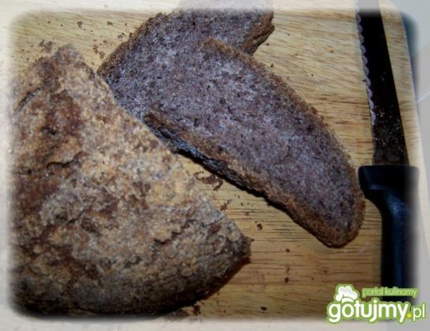 Wegański chleb z orzechami