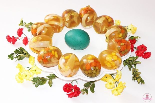 Wielkanocne galaretki w skorupkach od jajek