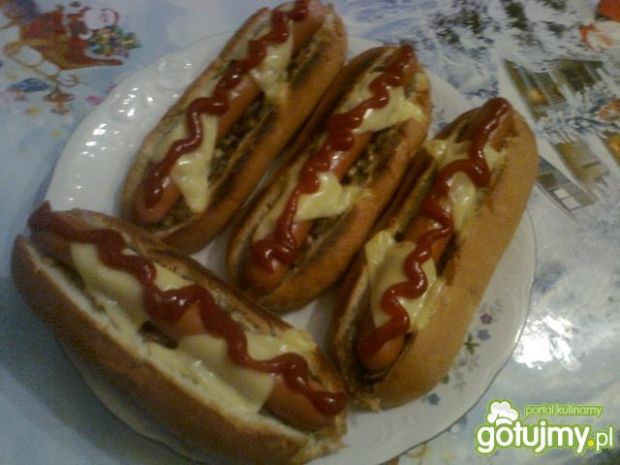 Zapiekane hot-dogi z pieczarkami