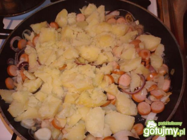 Zapiekanka parówkowa z ziemniakami