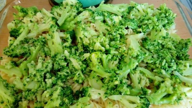 Zapiekanka z brokułem i kiełbasą