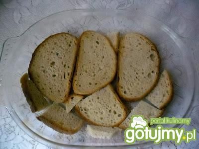 Zapiekanka z czerstwego chleba