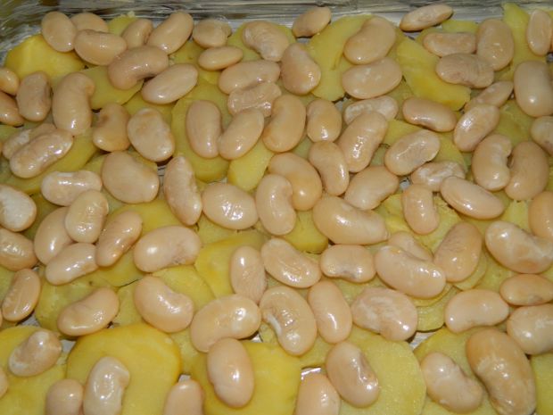 Zapiekanka z kaszy jęczmiennej ziemniaków i fasoli