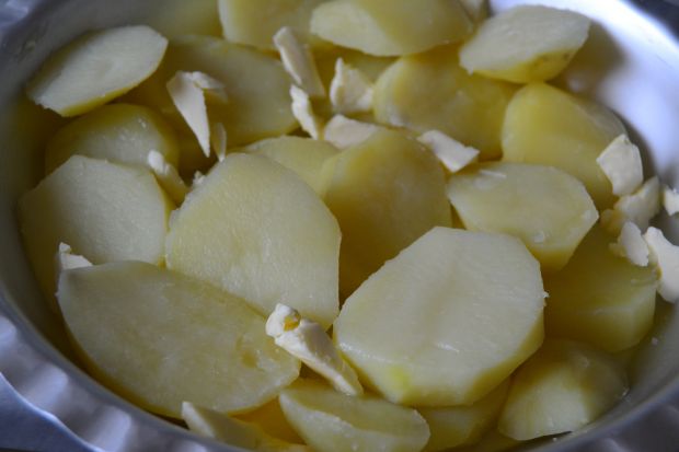 Zapiekanka z ziemniakami, bakłażanem oraz chorizo