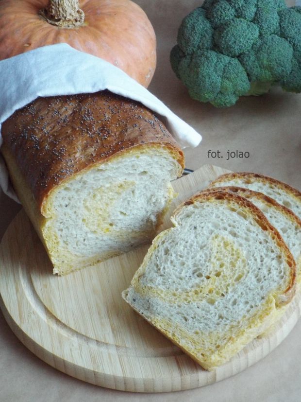 Zawijany chleb dyniowo-brokułowy